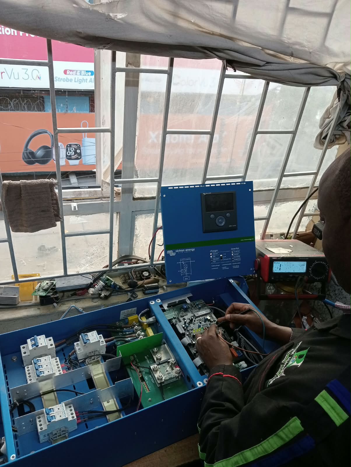 Bekim Lumisolar inverter repair work